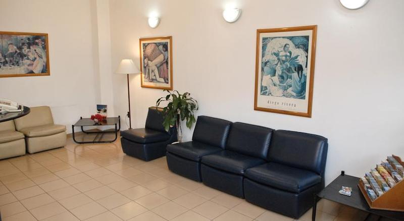 Tres Cruces Hotel 3*