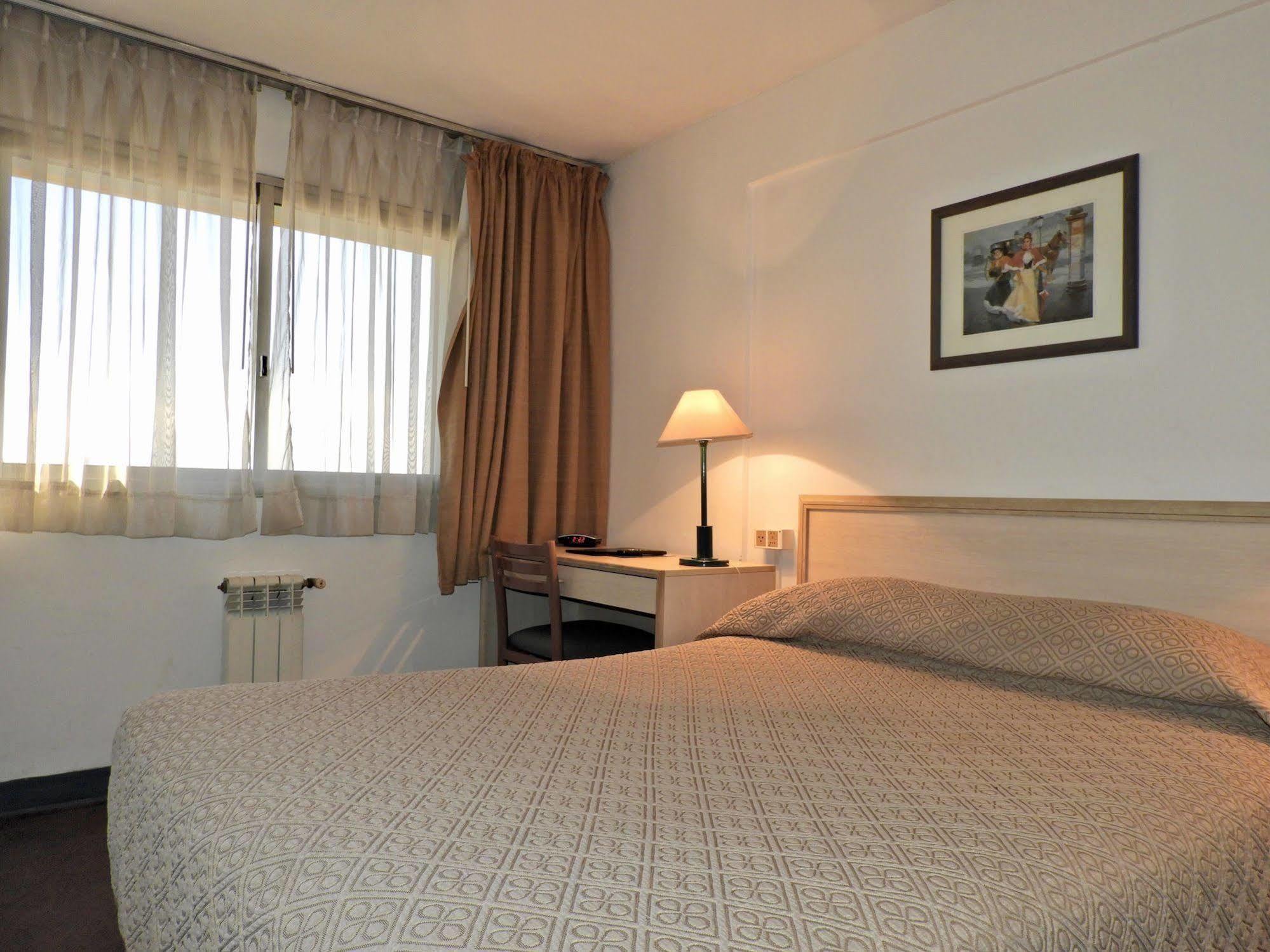 Hotel Tres Cruces Montevideo