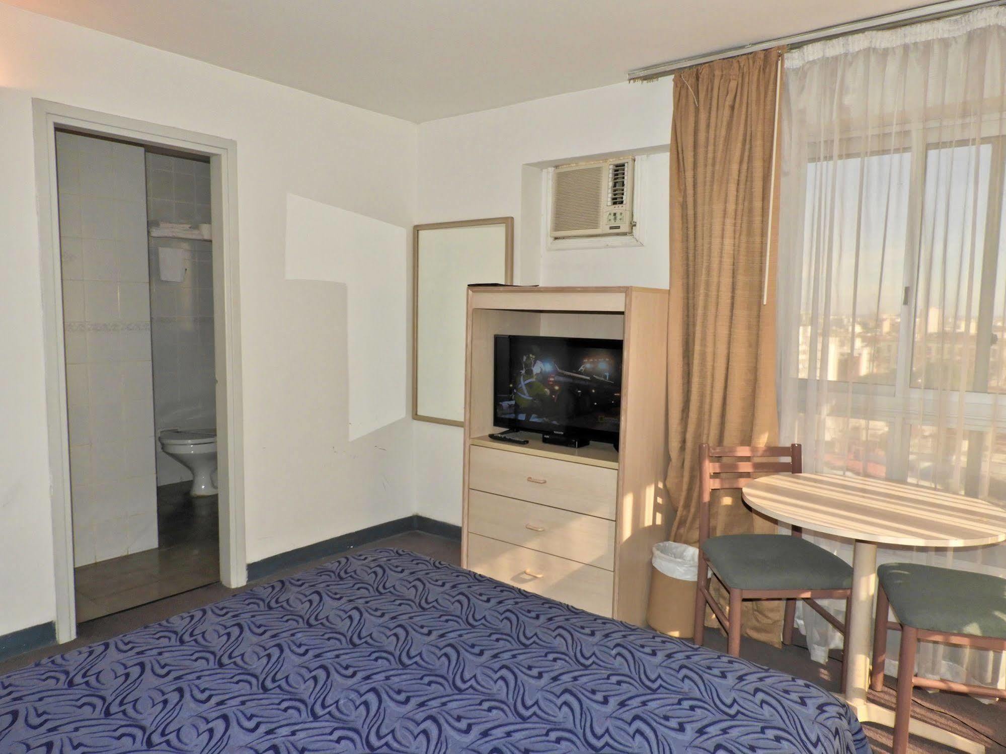 Hotel Tres Cruces Montevideo